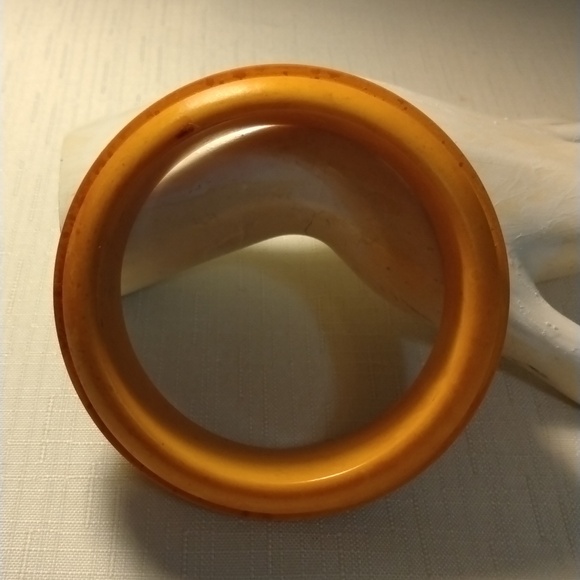 Genuine Tested UNUSUAL Shape Vintage Bakelite Bangle Bracelet - Picture 3 of 6